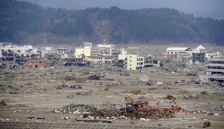 ２０１１年４月１４日、津波で壊滅的な被害を受けた岩手県陸前高田市の市街地