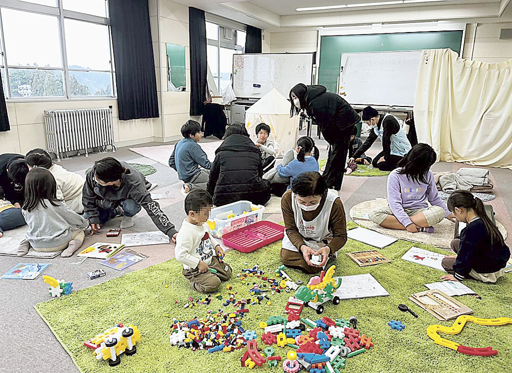 （提供写真）子どもが伸び伸びと過ごせるよう、能登半島地震の発生直後から設けられた居場所＝１月上旬、石川県珠洲市内（カタリバ提供。写真の一部を加工しています）
