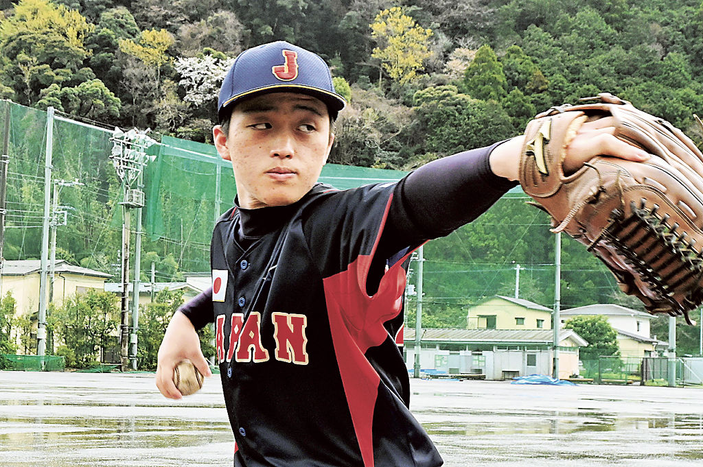 日本のろう野球世界一に貢献した内山浩汰さん＝３月下旬、下田高