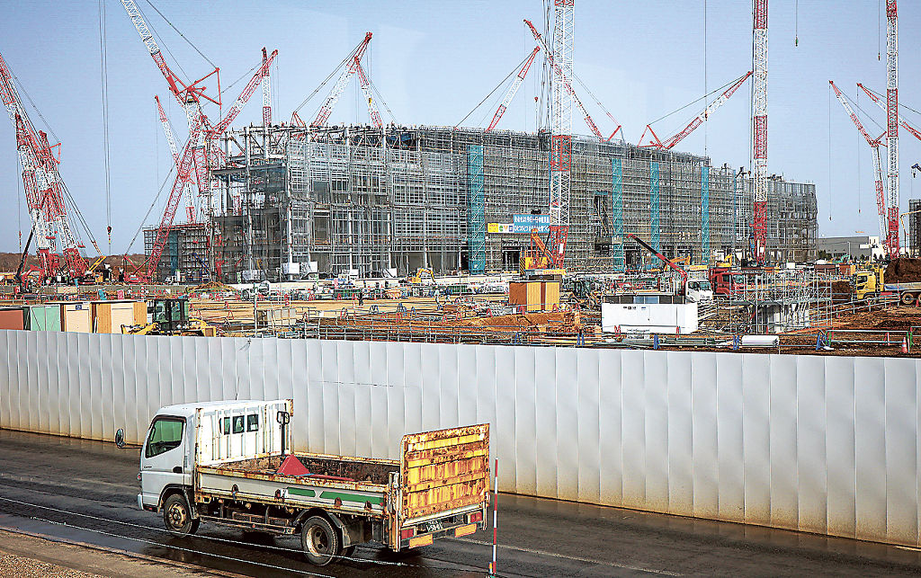 建設中のラピダス半導体工場＝４月２６日、北海道千歳市
