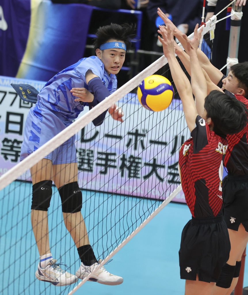 男子・浜松修学舎 苦しみながらも初戦突破 レシーブに課題【春高バレー