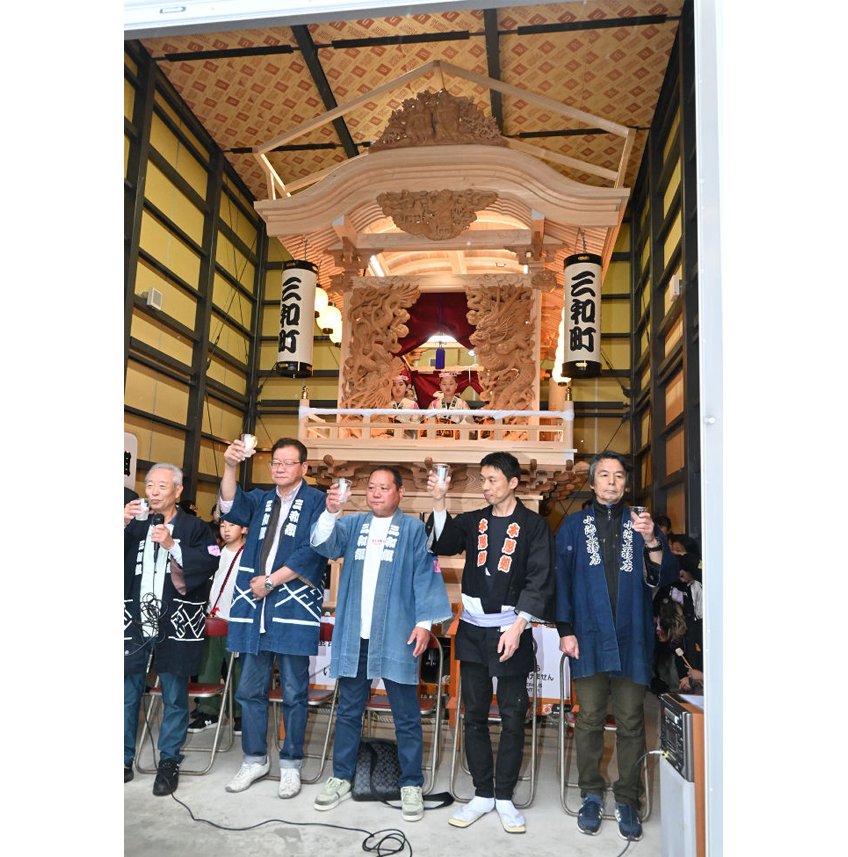 三和町に新屋台 三国志題材、住民ら完成祝う【浜松まつり