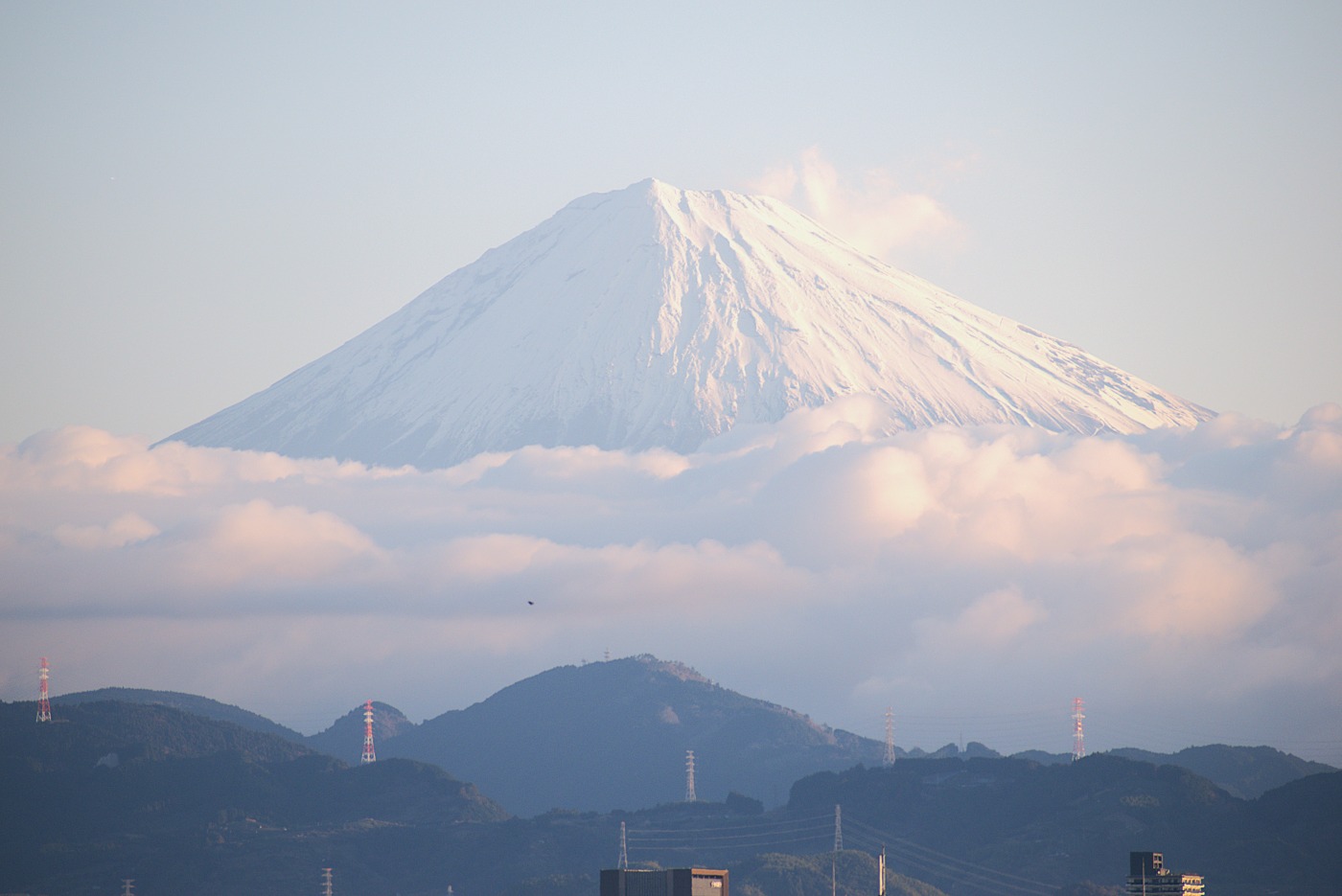 きょうの富士山 2026年1月2日午前7時半ごろ｜静岡新聞DIGITAL