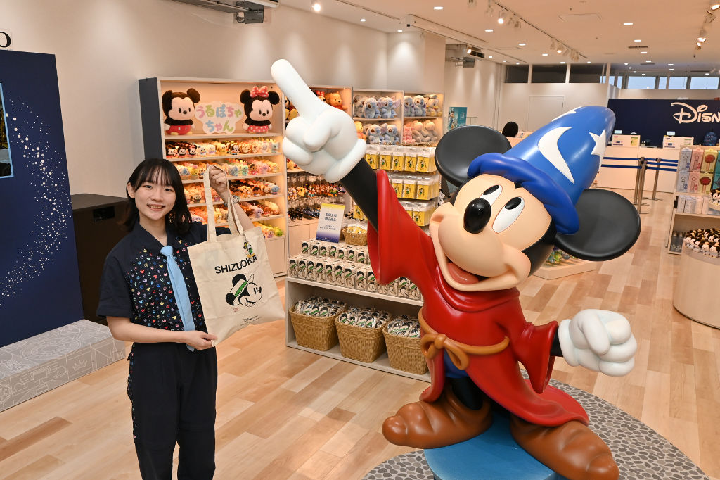 世界800セット限定2002年ディズニーストア浜松店 ニューオープニング 限定 新静岡セノバに｢ディズニーストア旗艦店｣がやって来た!! 800アイテムが