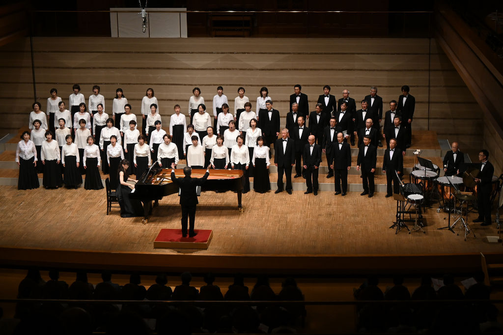 ixTONES 集合 混合 公式写真 2019-2024 混声合唱、重層的な響き 静岡市葵区でTERRA演奏会｜静岡新聞