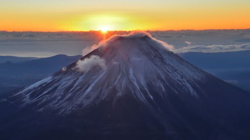 冠雪照らす初日の出 富士山 オレンジ色に染まる 動画あり あなたの静岡新聞