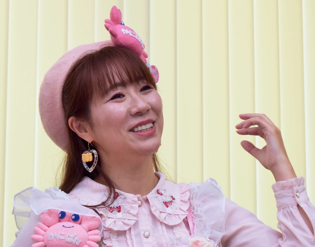 かにぱんお姉さん/浜松・三立製菓の望月沙枝子さん