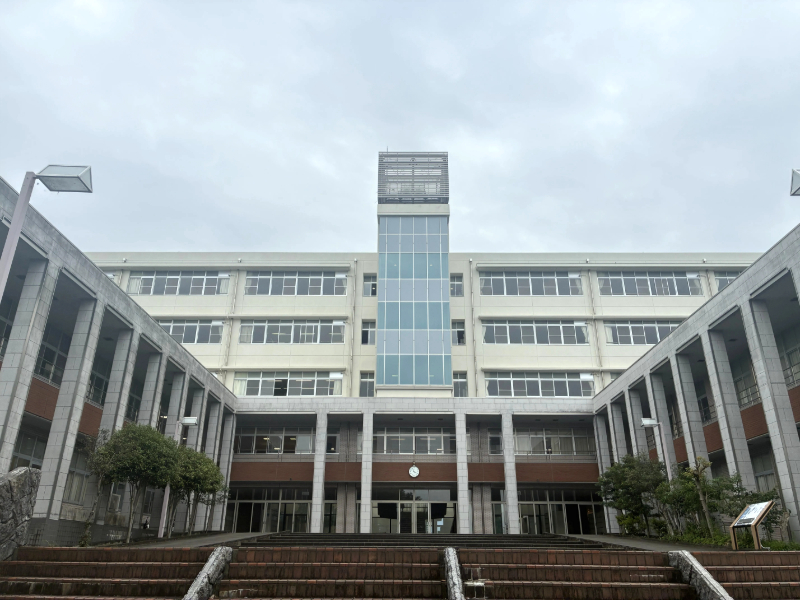 県立吉原工業高等学校校舎