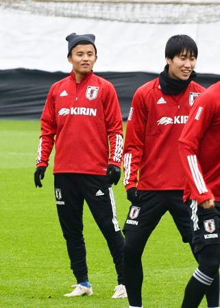 久保建 長友ら２３選手練習 サッカー日本代表 あなたの静岡新聞