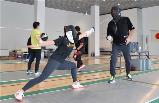 フェンシング女子代表 沼津で合宿 世界大会へ練習開始 あなたの静岡新聞